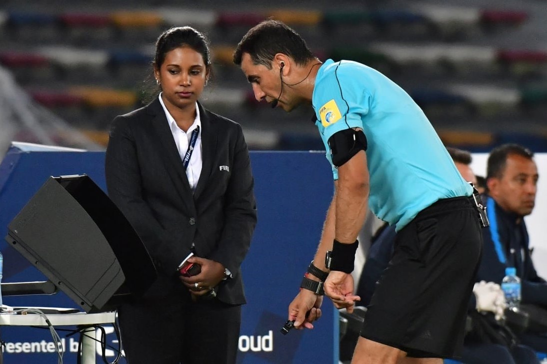 Giai U23 chau A 2020 su dung VAR tu vong bang hinh anh