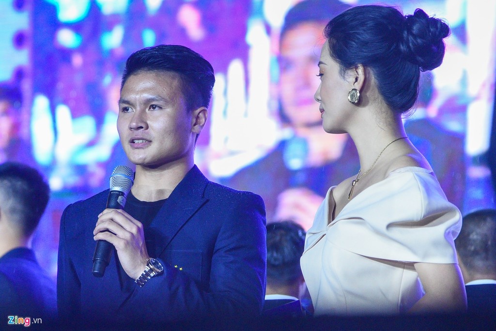 Cau thu Ha Noi FC khong 'xe rao' de vui gala vinh danh anh 1