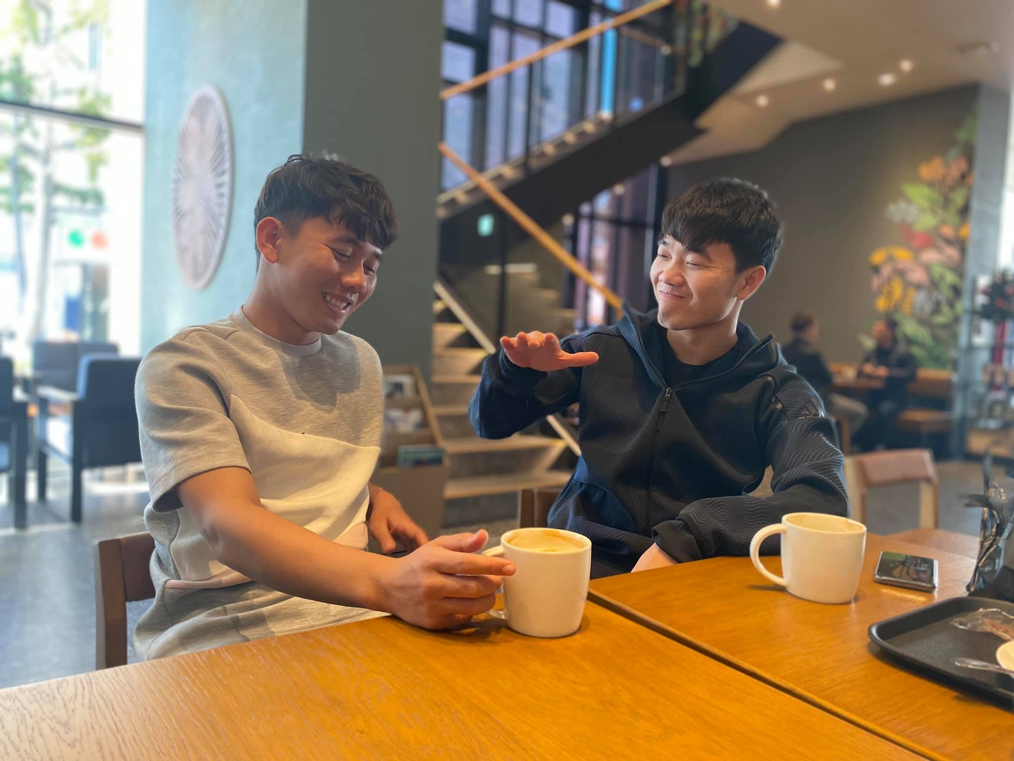 Minh Vuong vui ve cung Xuan Truong tai Han Quoc anh 1