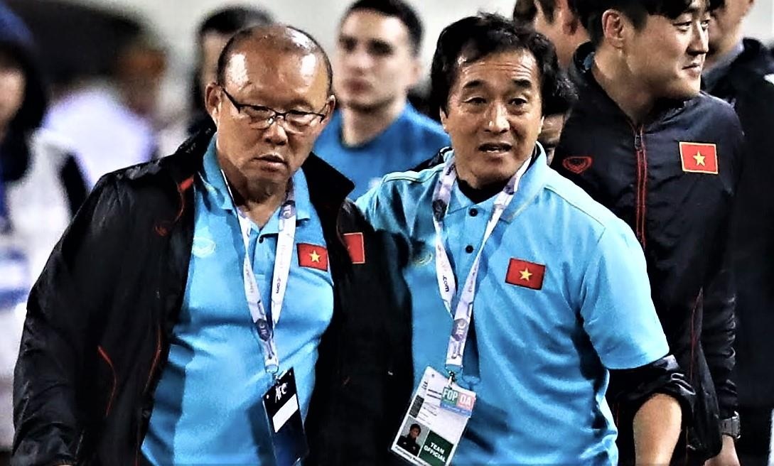 Vi sao HLV Park noi cau voi tro ly tuyen Thai Lan? hinh anh