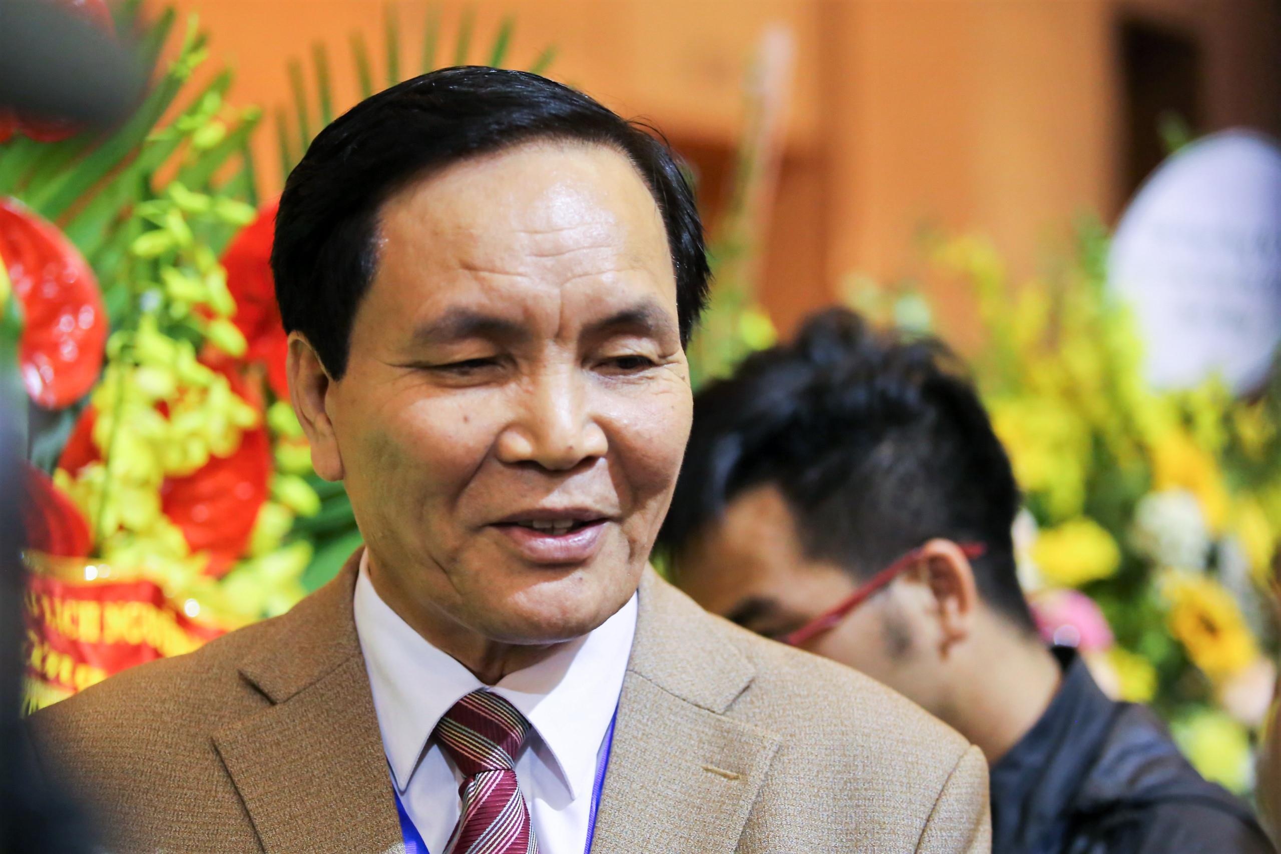 VFF chua bau nguoi thay ong Can Van Nghia hinh anh