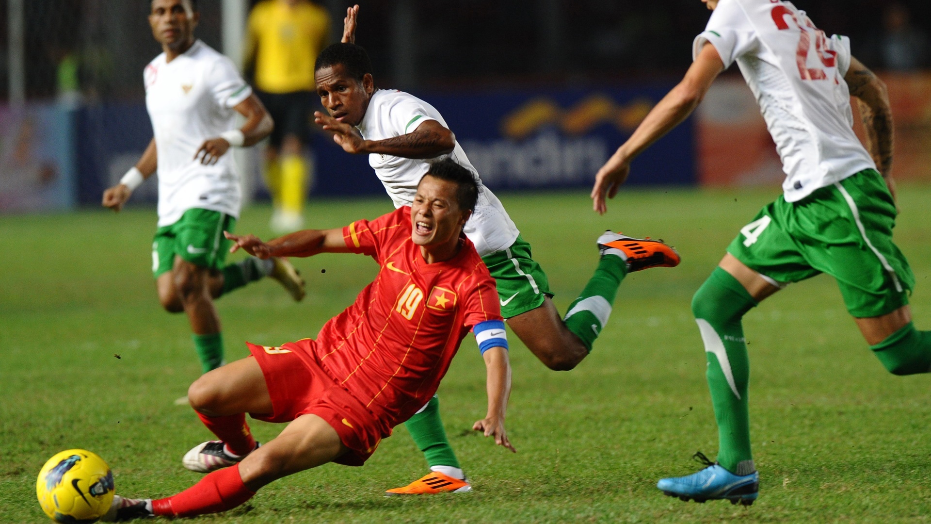 nhin lai bong da Viet Nam anh 2