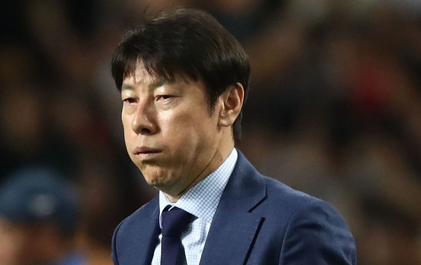 Indonesia bi phat thi dau tren san khong khan gia hinh anh