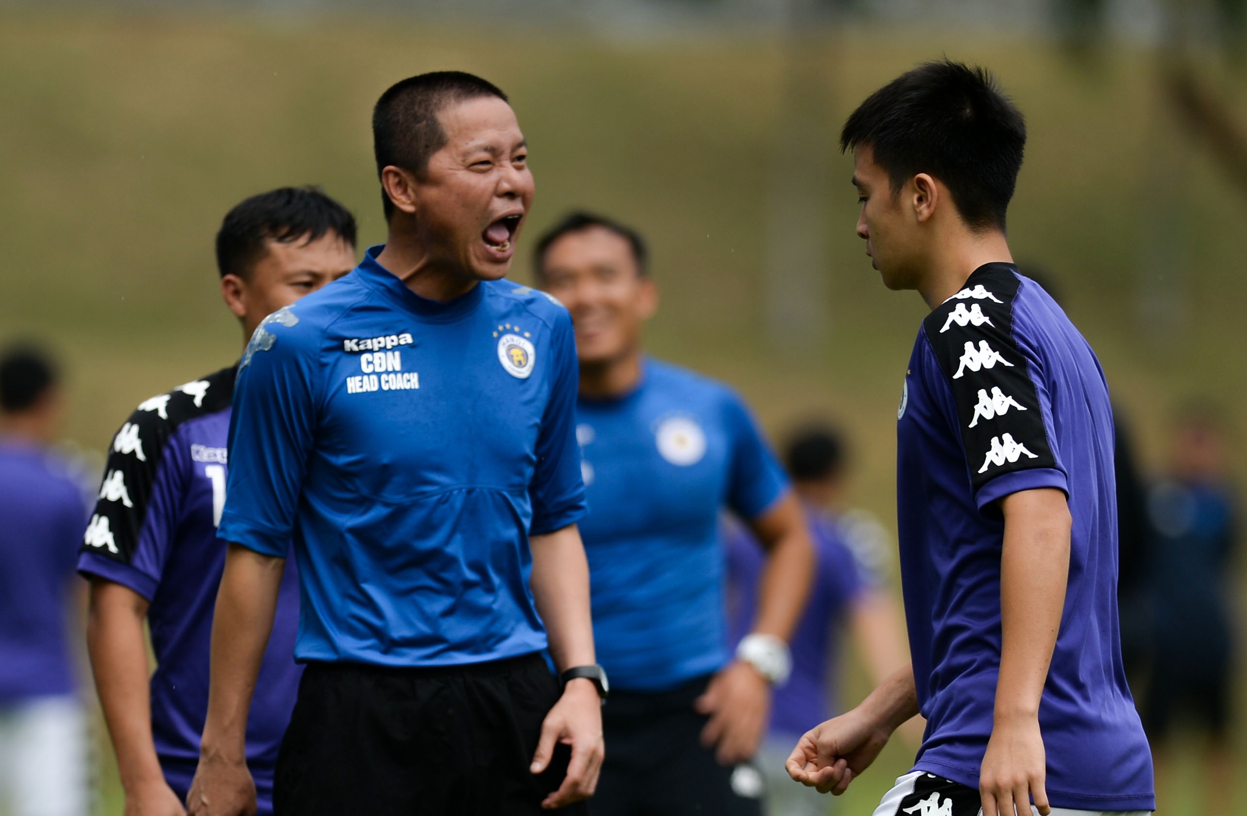 Duy Manh tap them sau le an hoi anh 1