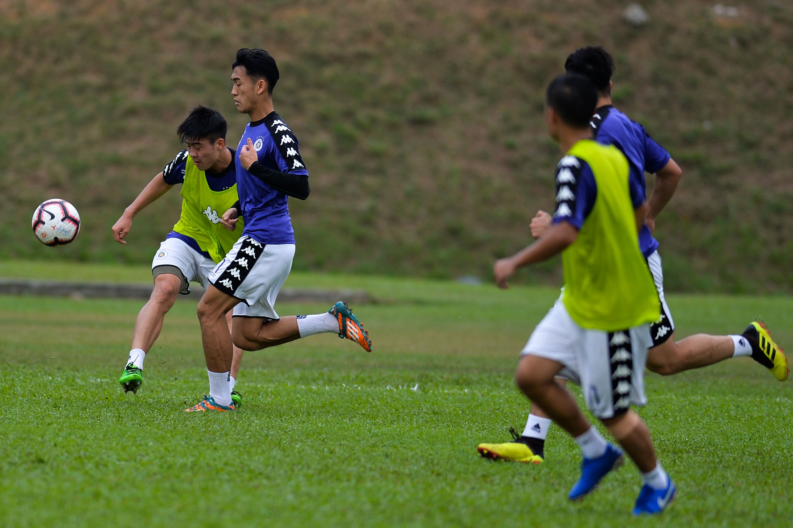 Duy Manh tap them sau le an hoi anh 3