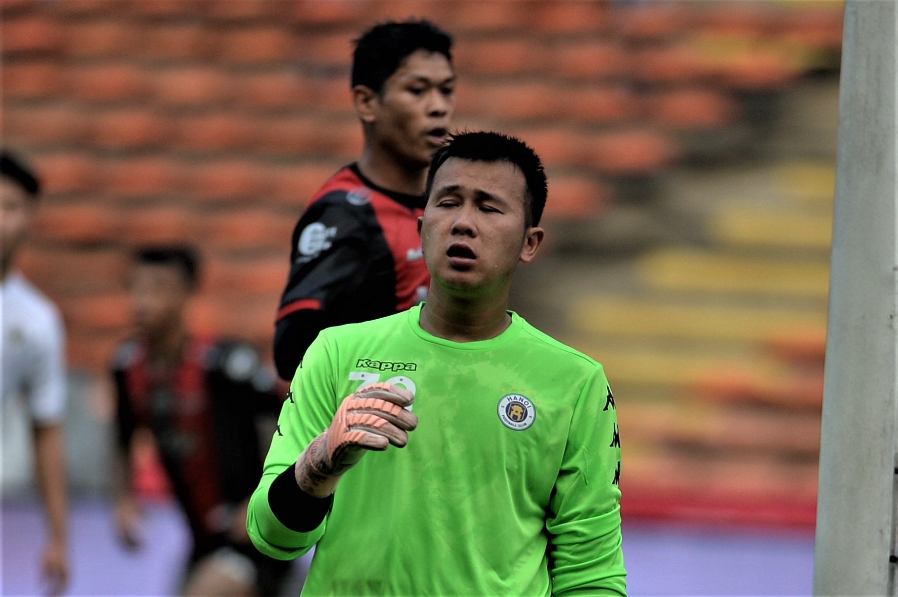 Thu mon mac sai lam, CLB Ha Noi thua Bangkok United hinh anh