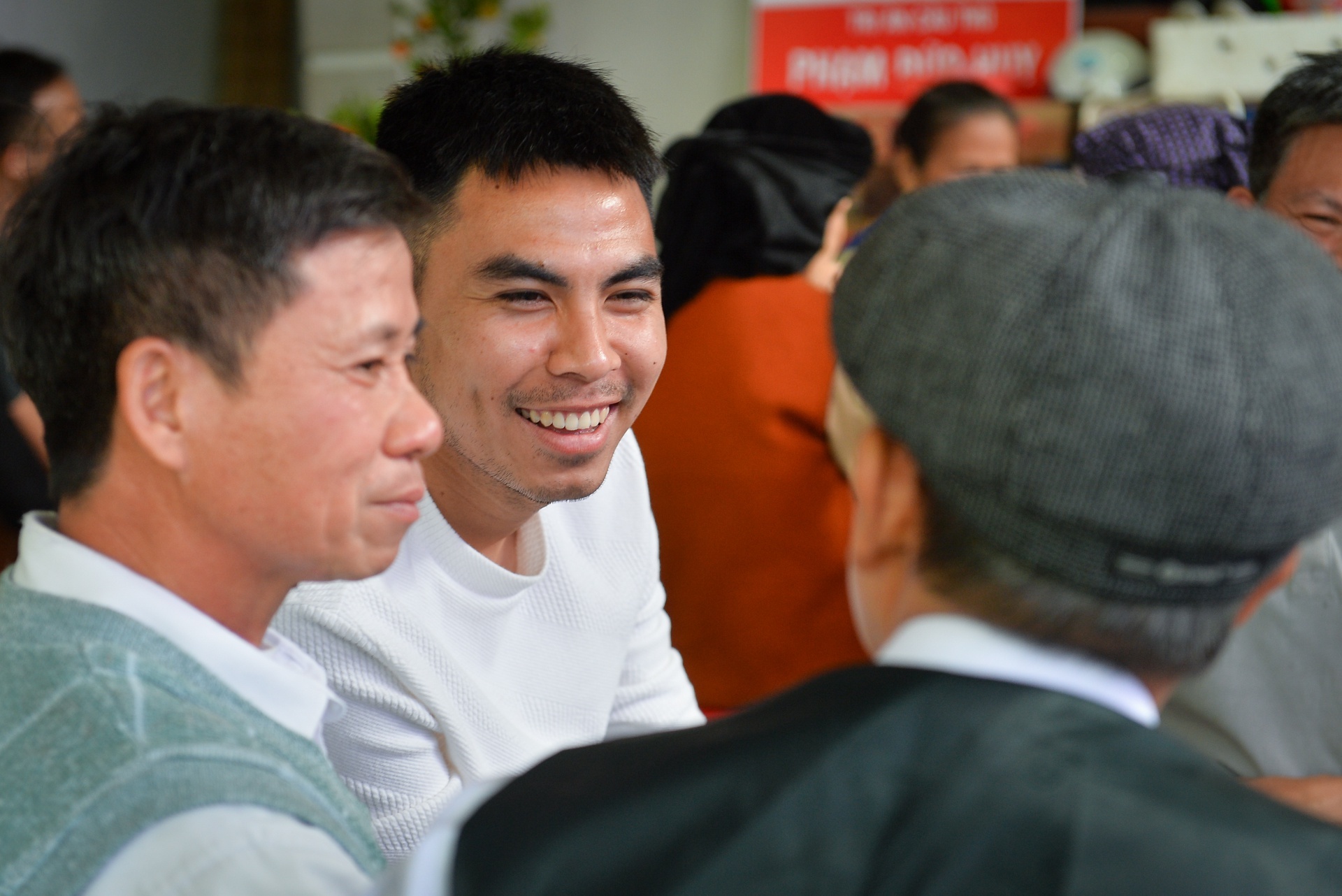 Duc Huy: 'Tet ngay cang ton tien nhung minh van thich' hinh anh