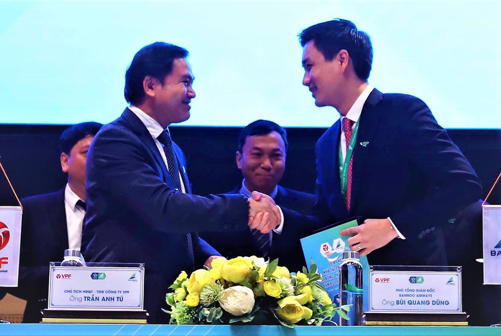 'Chung toi muon cup quoc gia duoc nhu FA Cup cua Anh' hinh anh