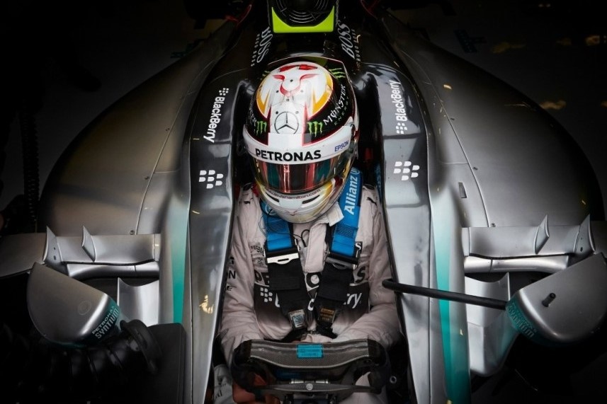 Khoang lai an toan khien xe dua F1 khong can tui khi hinh anh