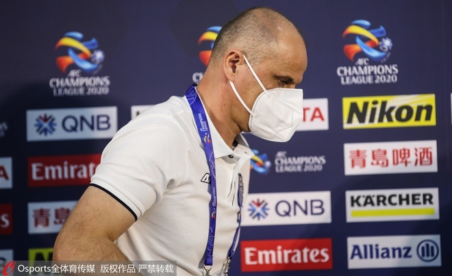 Covid-19 anh huong xau den bong da chau A anh 3