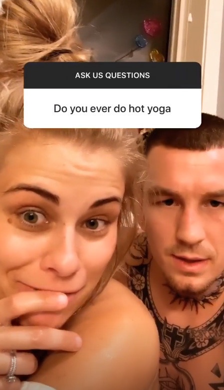 Sao nu MMA dang anh khoa than giao luu voi fan anh 1