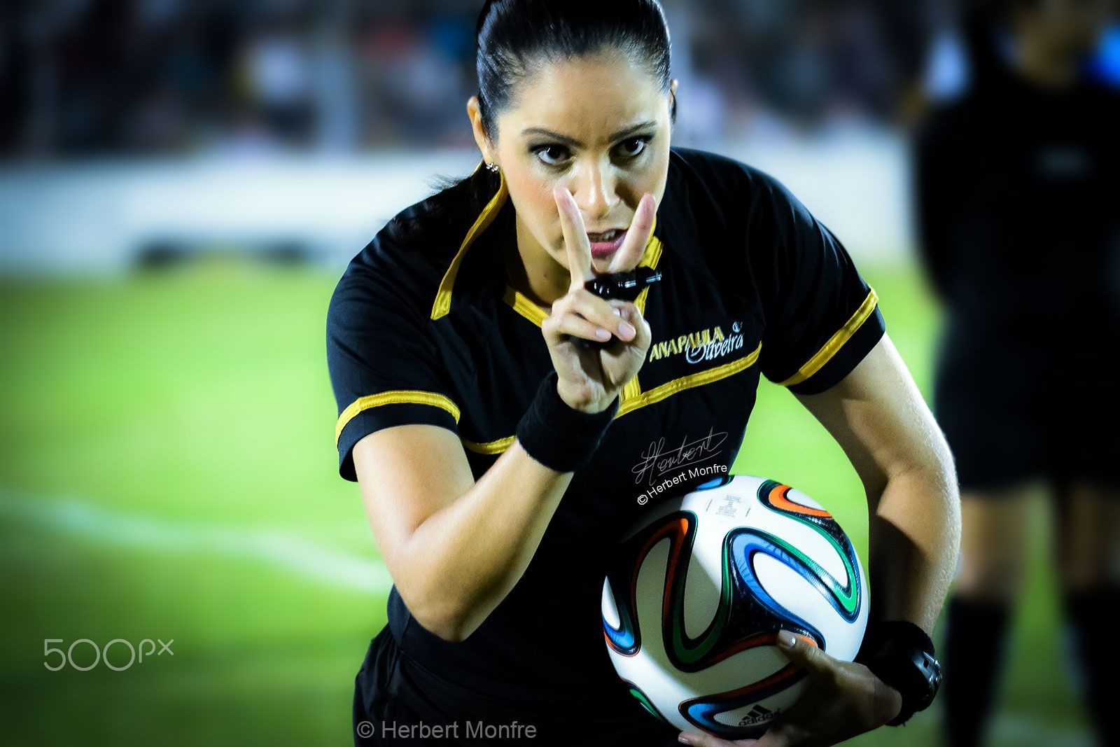 nhan sac 5 trong tai nu nong bong nhat the gioi anh 7