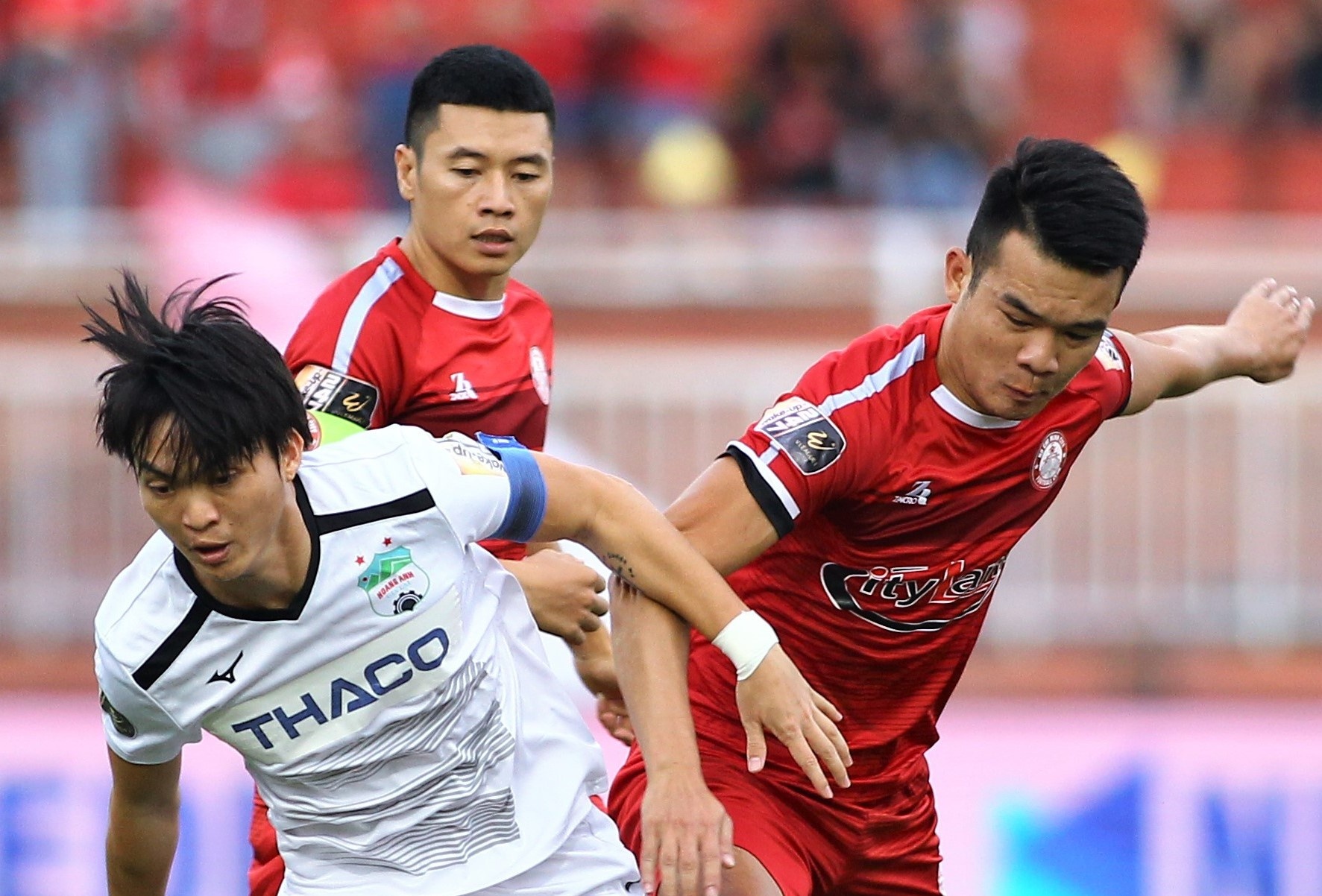 V.League co the da tap trung o mien Bac, tro lai som nhat tu 15/4 hinh anh