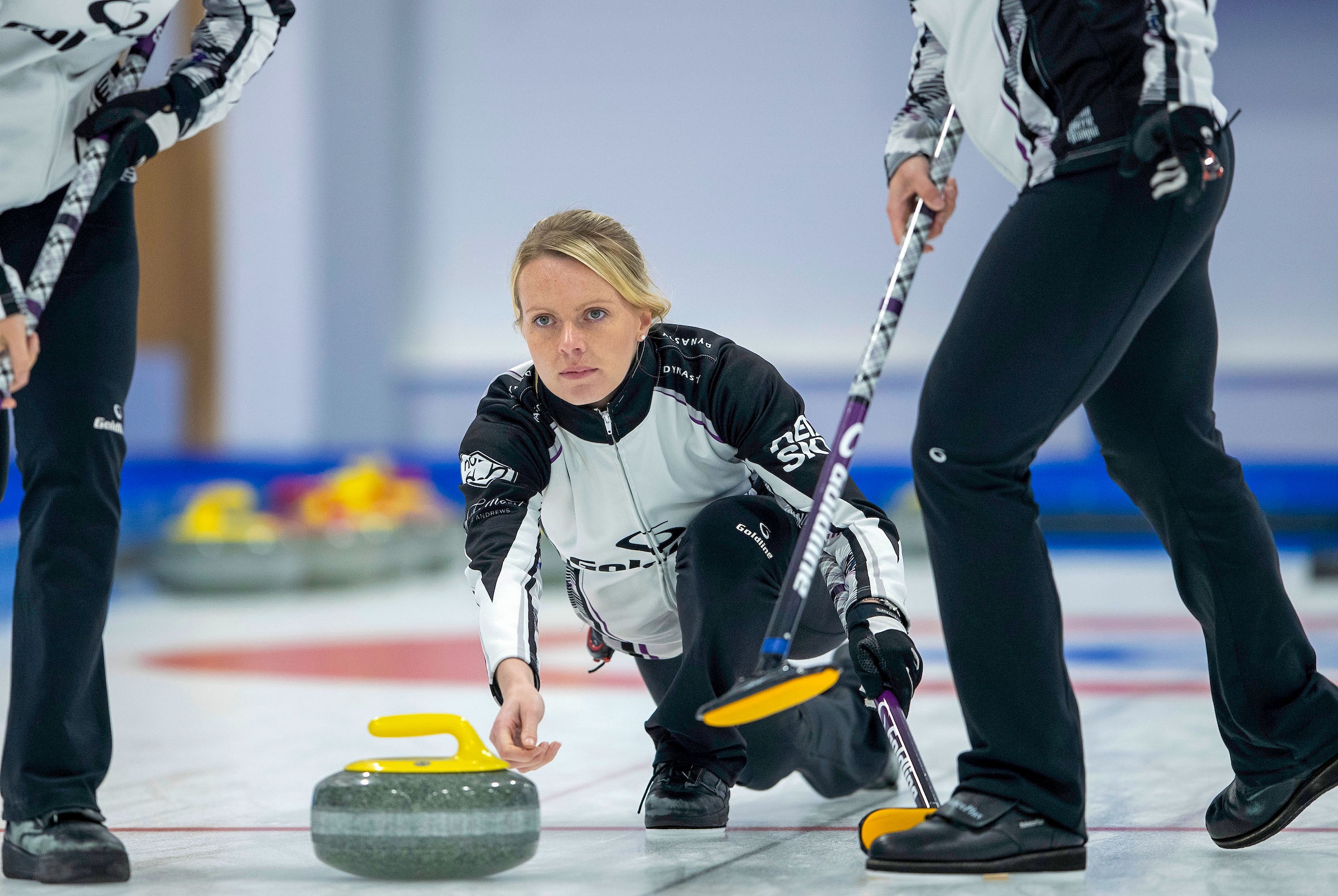 Nu VDV lam y ta de chong dich Covid-19 anh 1