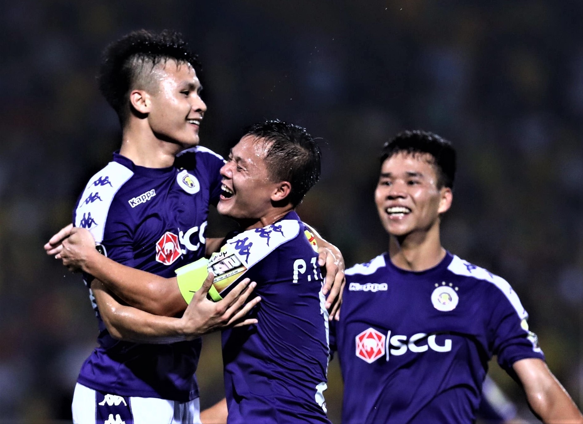 Quang Hai va dong doi duoc giu nguyen luong toi het quy 3 hinh anh