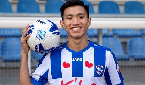 Van Hau huong dai ngo lon neu o lai Heerenveen hinh anh