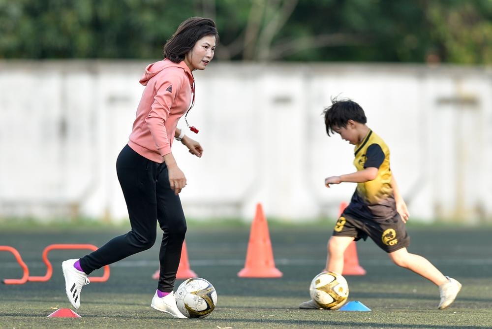 Hoa khoi Ngoc Cham phuc sau hao quang san co anh 2