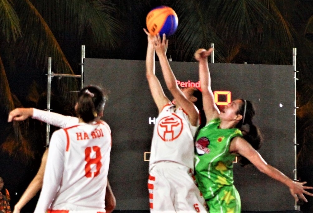 Lan dau tien trong lich su Ha Noi co lien doan bong ro hinh anh