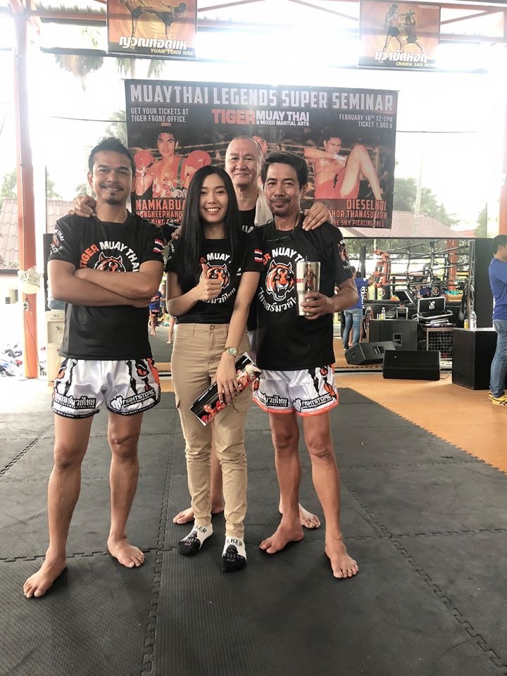 Huyen thoai Muay Thai hen ho voi tinh tre kem 31 tuoi anh 5