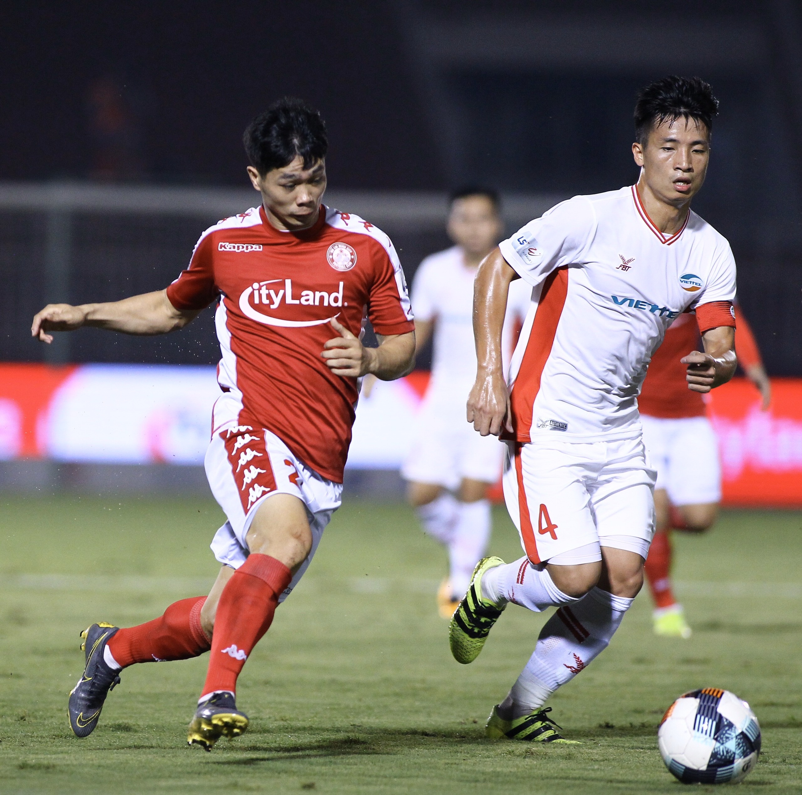 Cong Phuong choi noi bat o tran thang cua doi TP.HCM anh 2