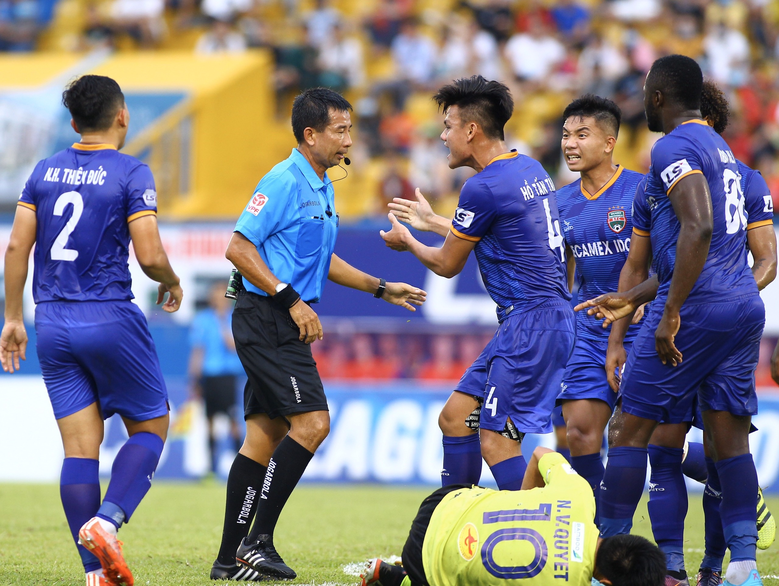 Quang Hai rach tran truoc su chung kien cua ban gai o Binh Duong anh 6