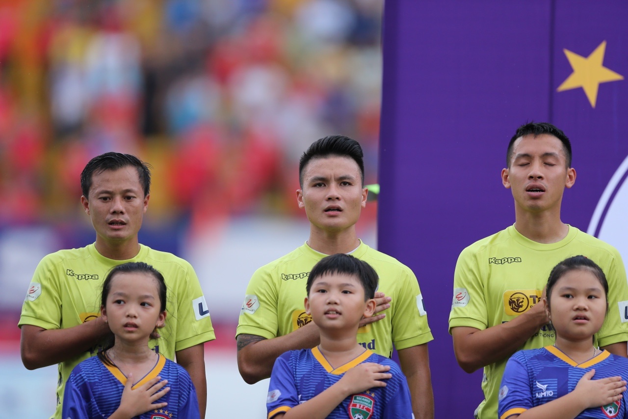 Quang Hai rach tran truoc su chung kien cua ban gai o Binh Duong anh 1