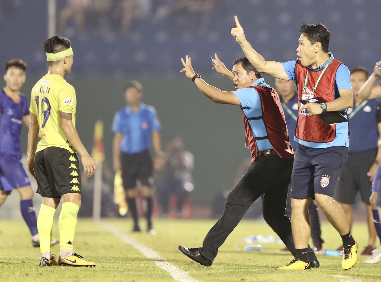 Quang Hai rach tran truoc su chung kien cua ban gai o Binh Duong anh 7