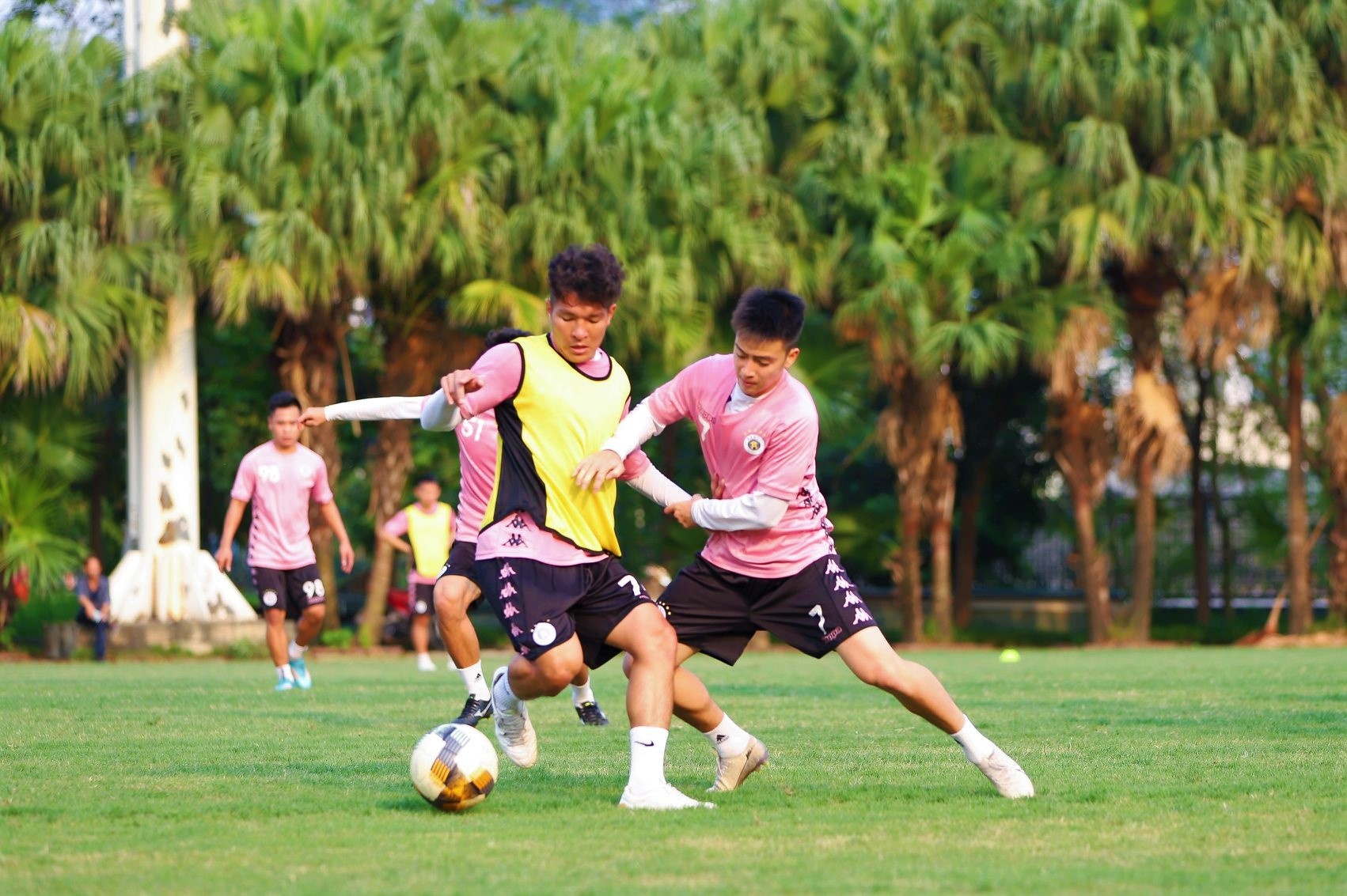 Doi hinh chan thuong CLB Ha Noi anh 6