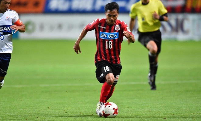 Chanathip muon thu suc o chau Au anh 1