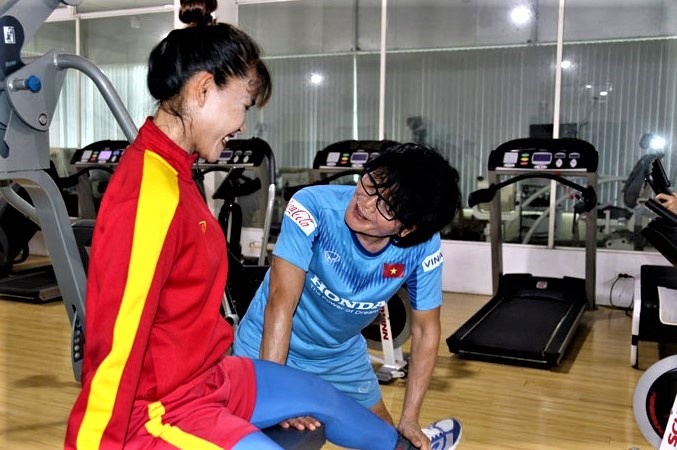 Chuong Thi Kieu duoc bac si Choi chua tri hinh anh