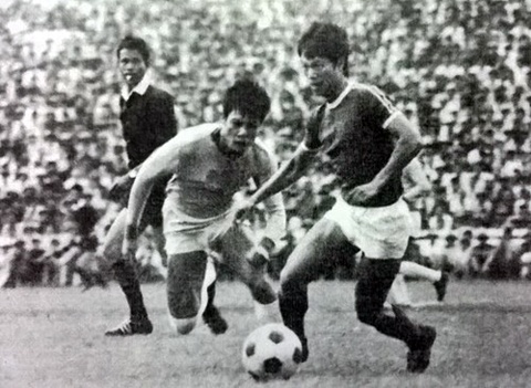 Cau thu noi nao ghi nhieu ban thang nhat trong mot mua giai anh 2