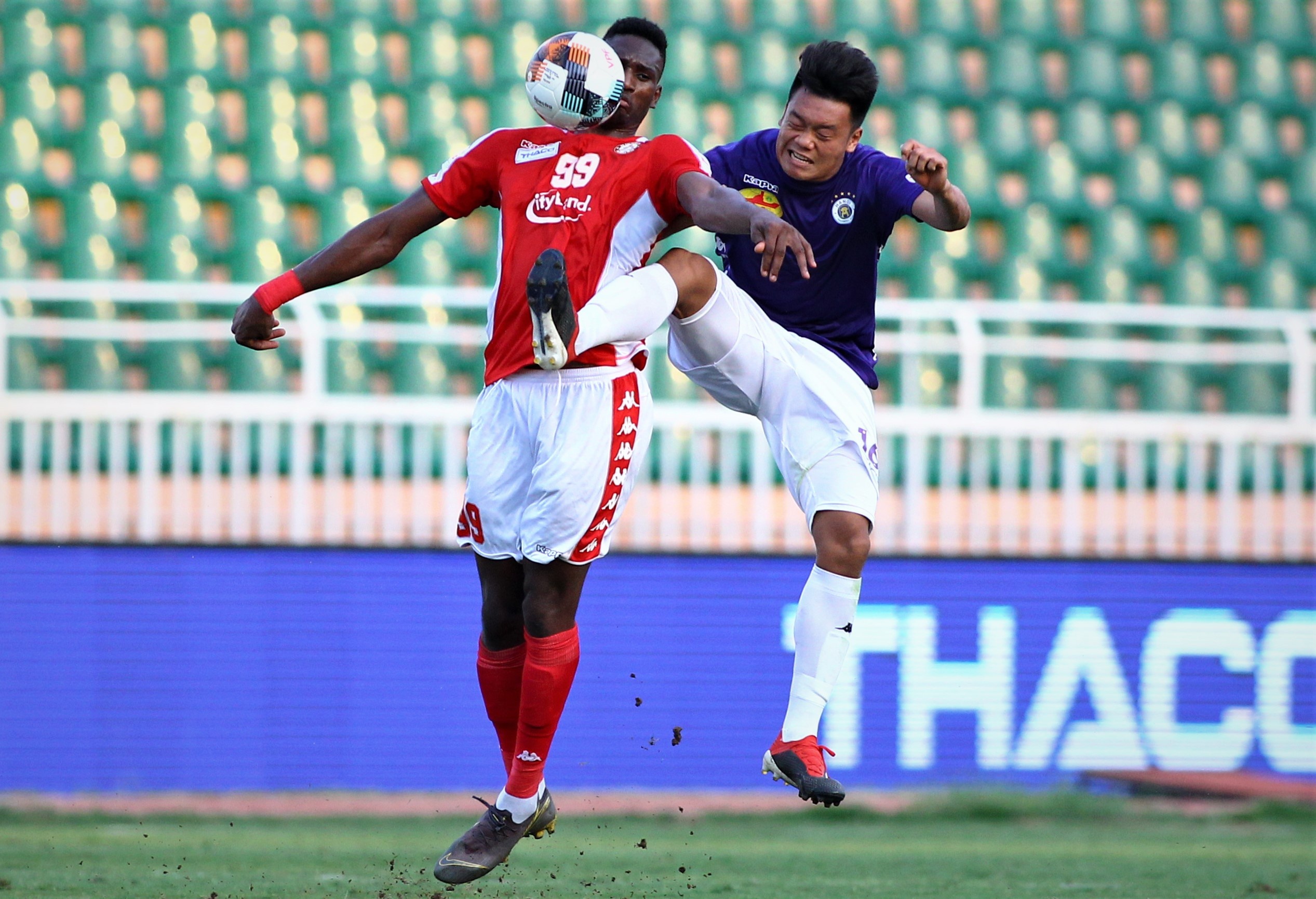 Thanh Chung tu tin truoc tran gap CLB TP.HCM anh 2