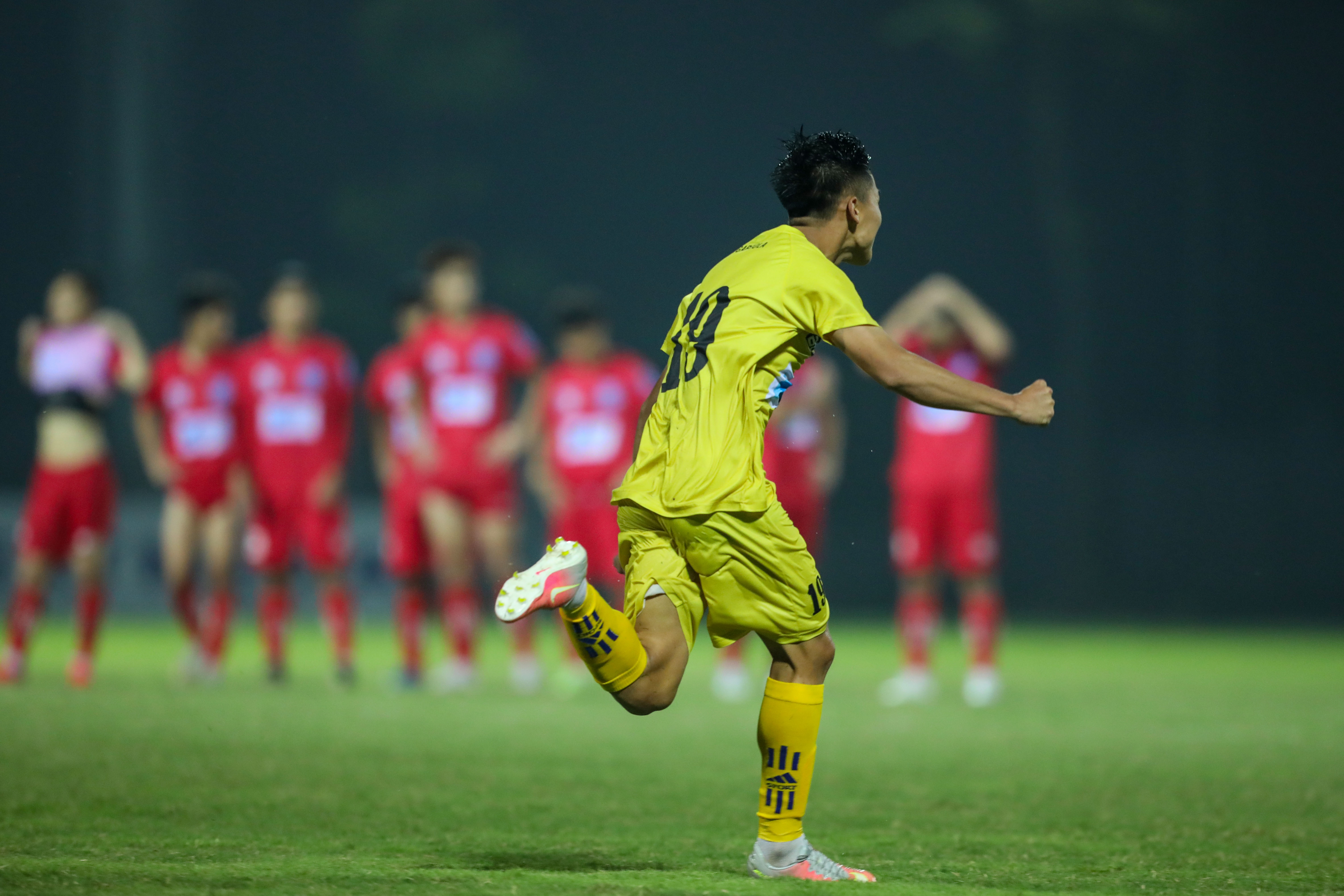 Van Quyen cung SLNA lot vao chung ket U17 Quoc gia 2020 anh 5