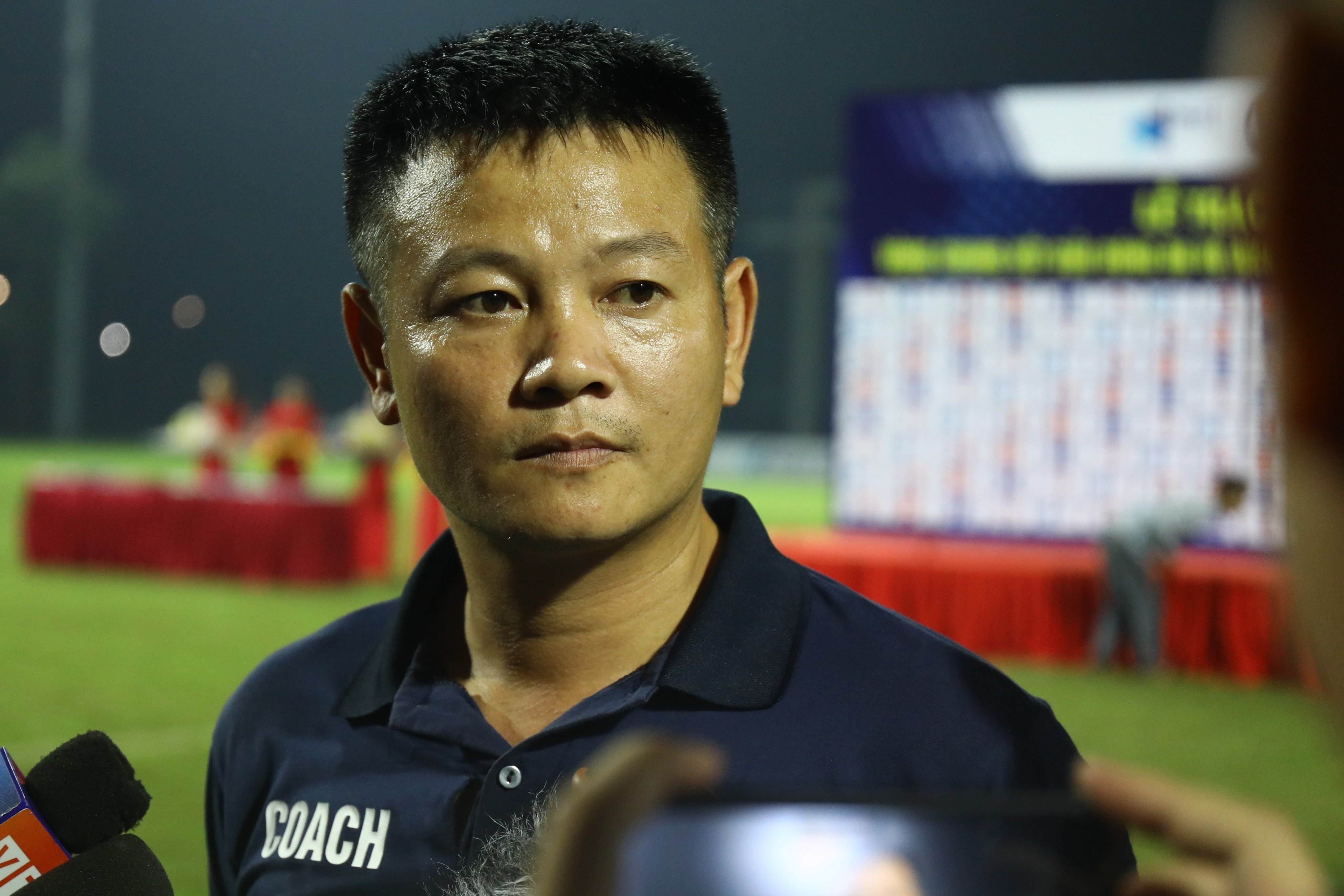 Van Quyen: 'Toi co gang hoc hoi tung chut de huong toi tuong lai' hinh anh