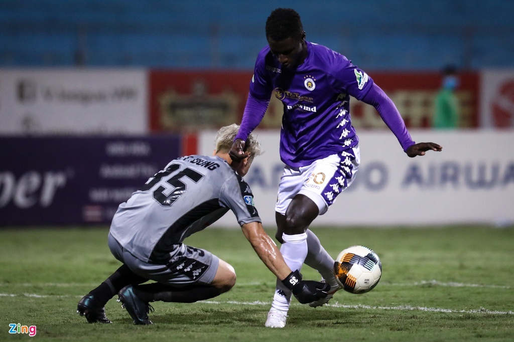 Dai dien doi TP.HCM khong tra loi cau hoi ve Bui Tien Dung anh 1