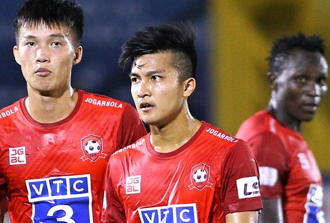 Tro ly HLV Le Quoc Vuong: Cau thu Hai Phong bi tam ly hinh anh