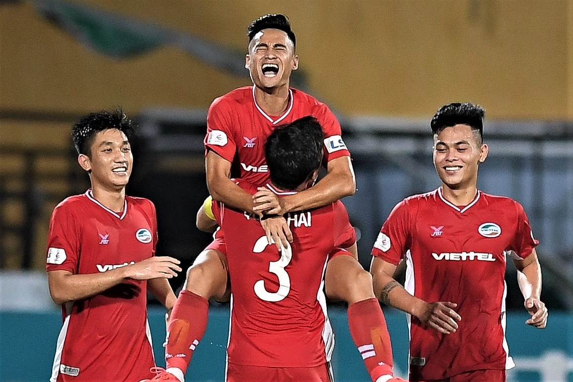 Bong dang nha vo dich cua CLB Viettel hinh anh