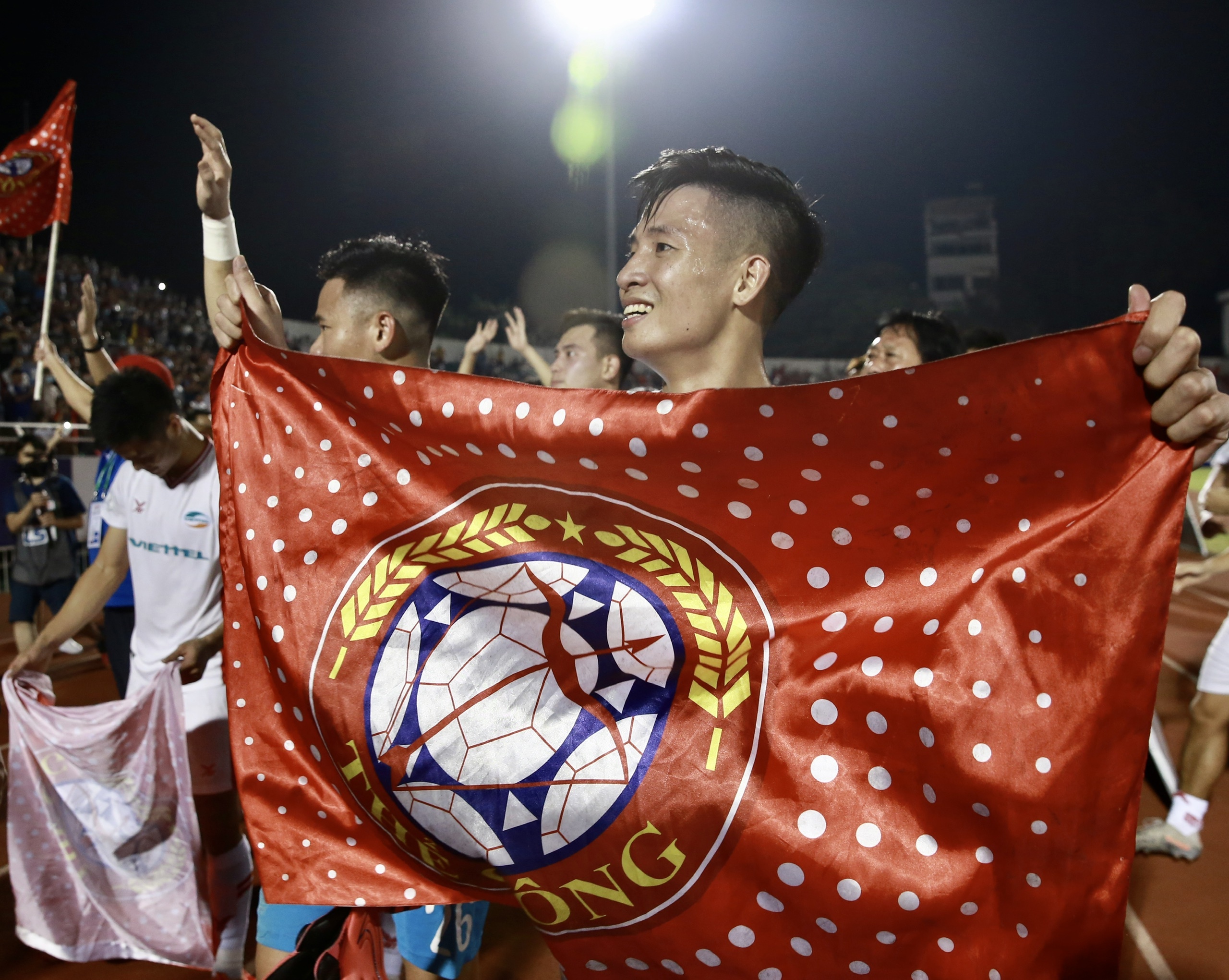 Viettel vo dich,  HLV Truong Viet Hoang,  V.League 2020 anh 1