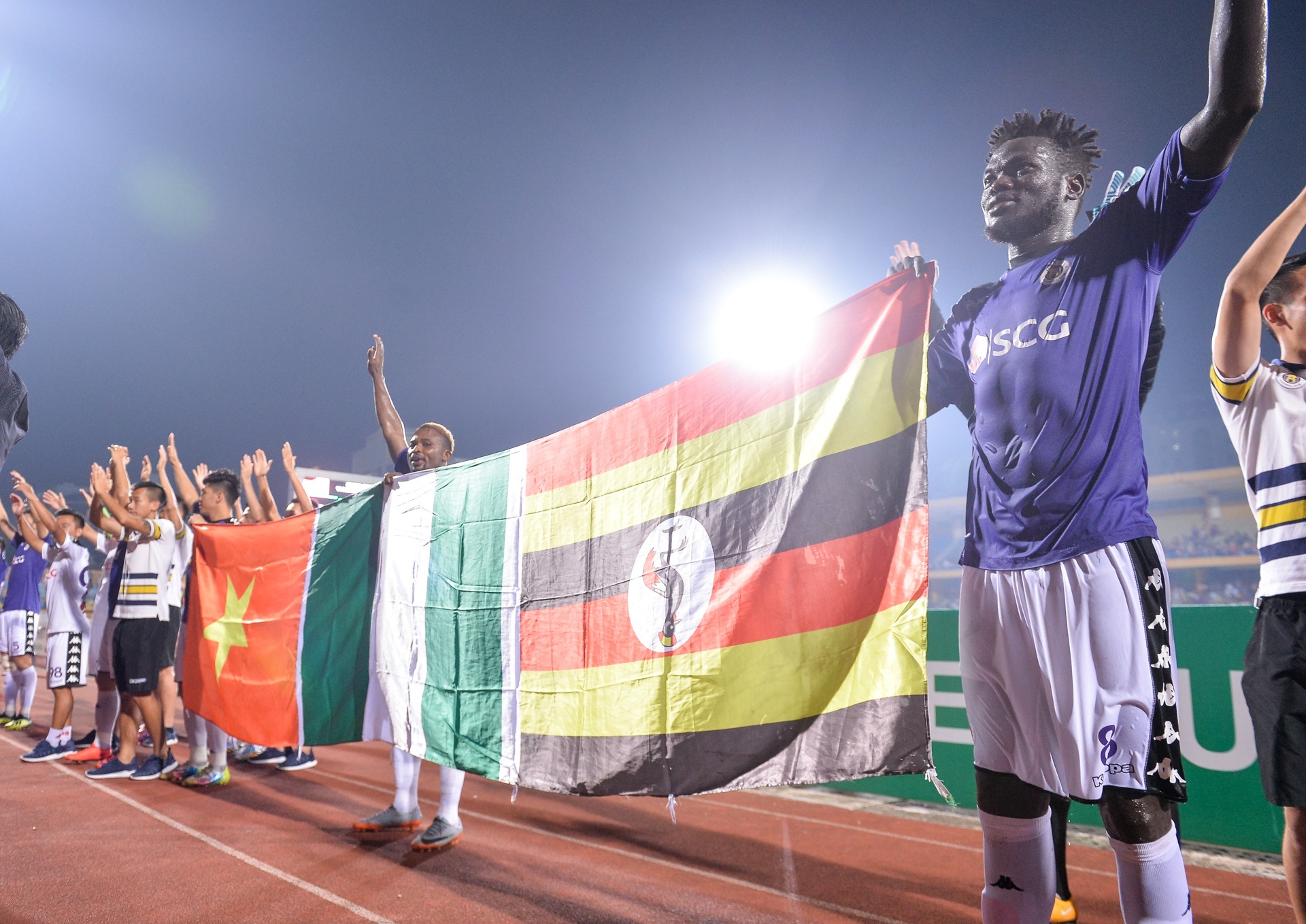 Doi hinh tieu bieu V.League 2020 do Zing binh chon anh 8