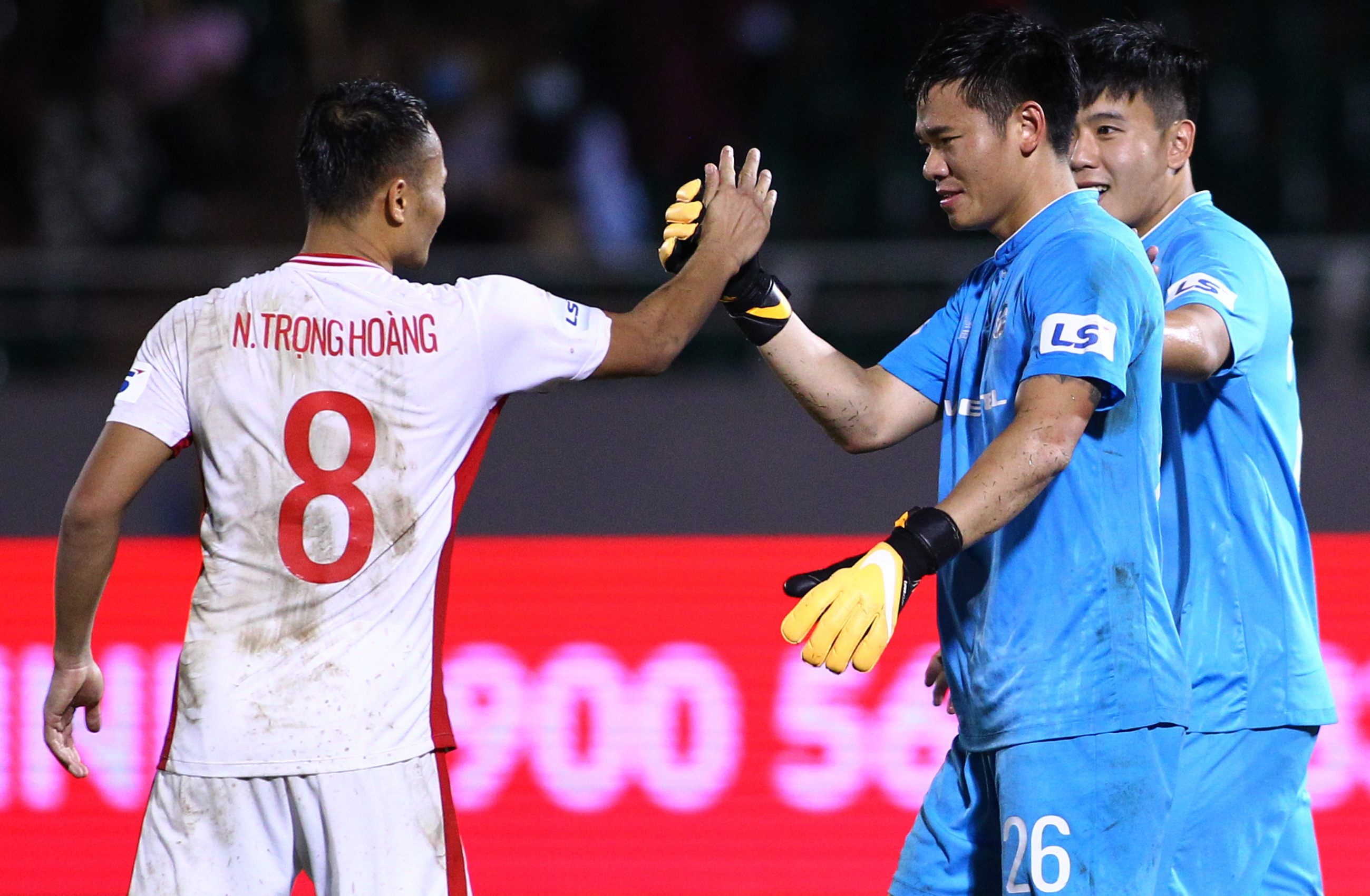 Doi hinh tieu bieu V.League 2020 do Zing binh chon anh 1