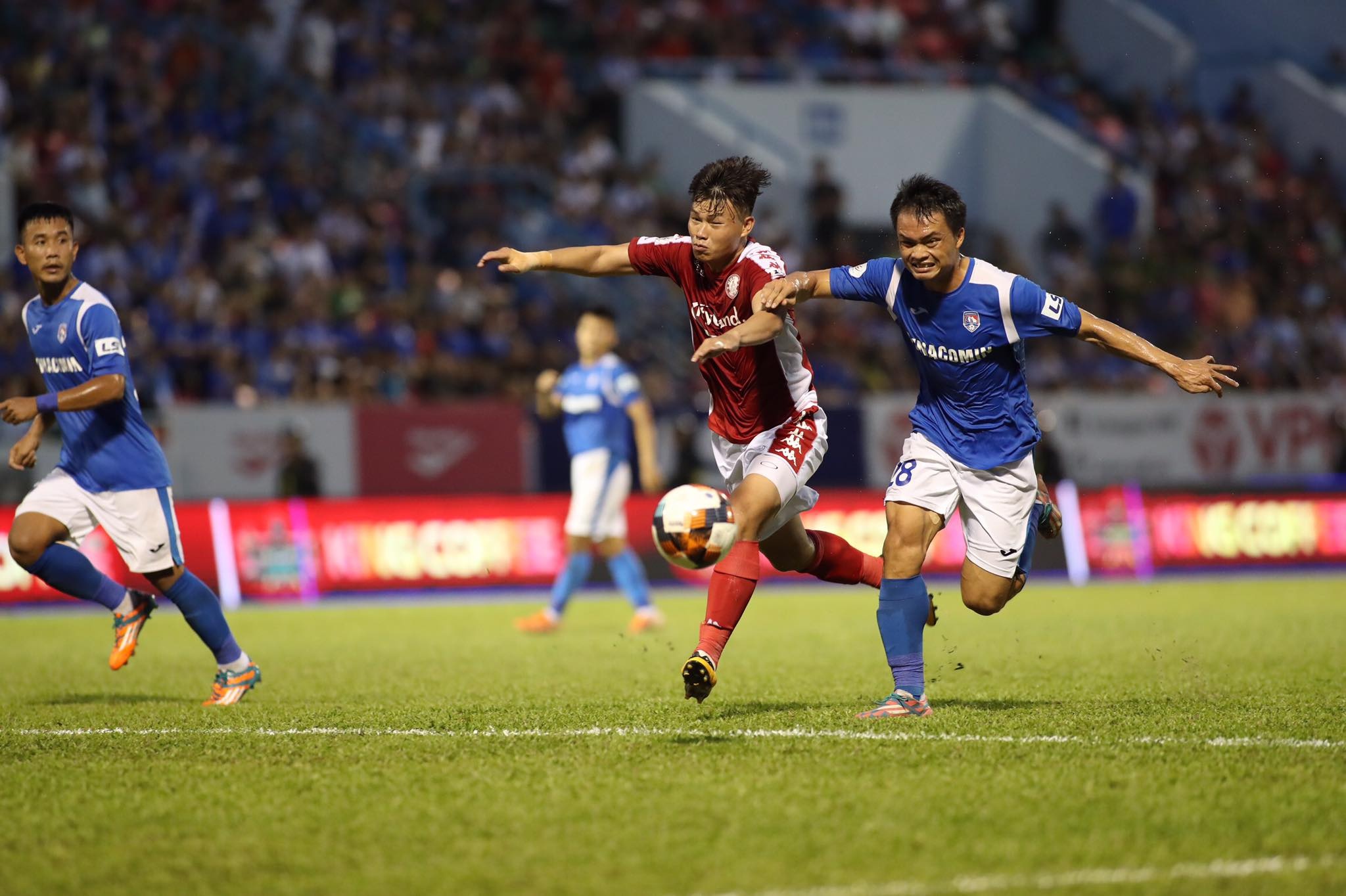 Tan binh tuyen Viet Nam tung giai nghe roi quay lai sau 3 nam anh 1