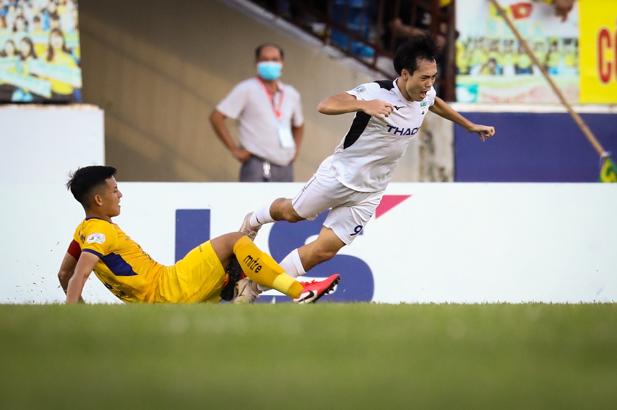 Cuoc doi dau thu vi giua Cong Phuong va Van Duc anh 1