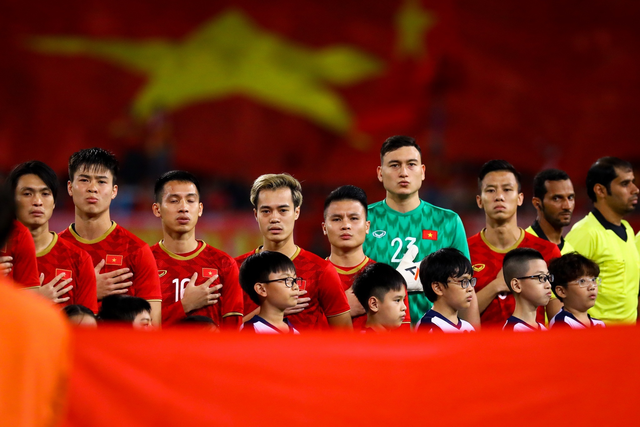 Ban ve tuyen Viet Nam,  giao huu U22 Viet Nam vs Tuyen Viet Nam,  Tuyen Viet Nam vs U22 Viet Nam anh 1