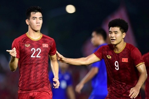 Buoc tien cua nhieu cau thu lua U19 Viet Nam tung thua Thai Lan hinh anh