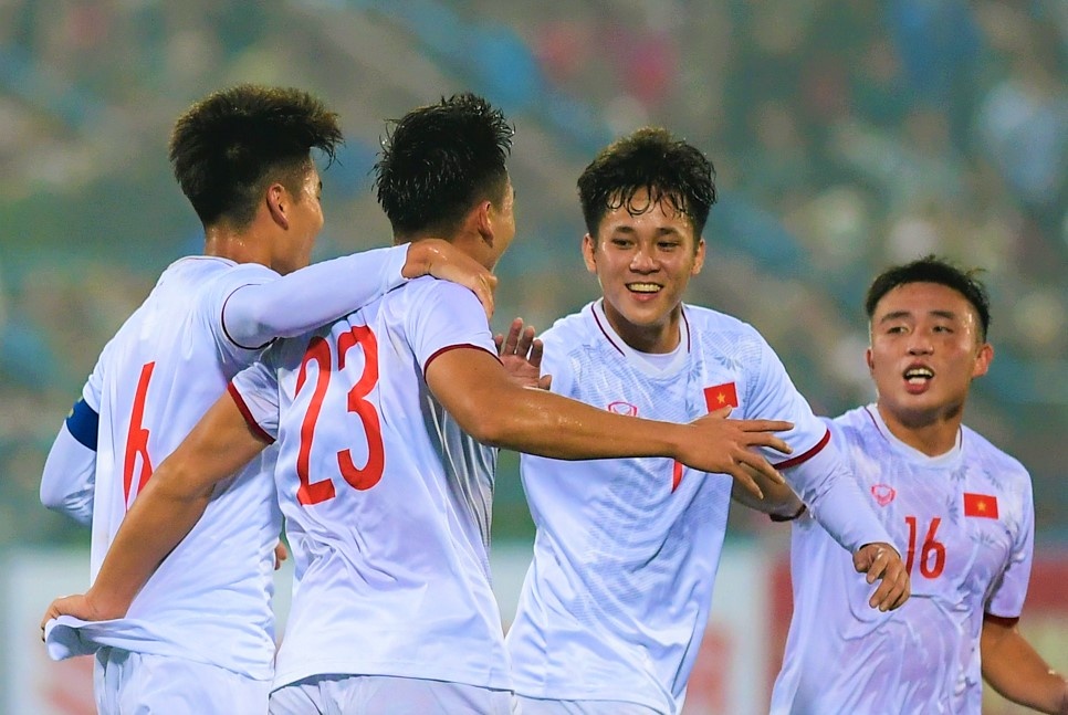 Hoa tuyen Viet Nam, lua U22 van con nhieu viec phai lam hinh anh