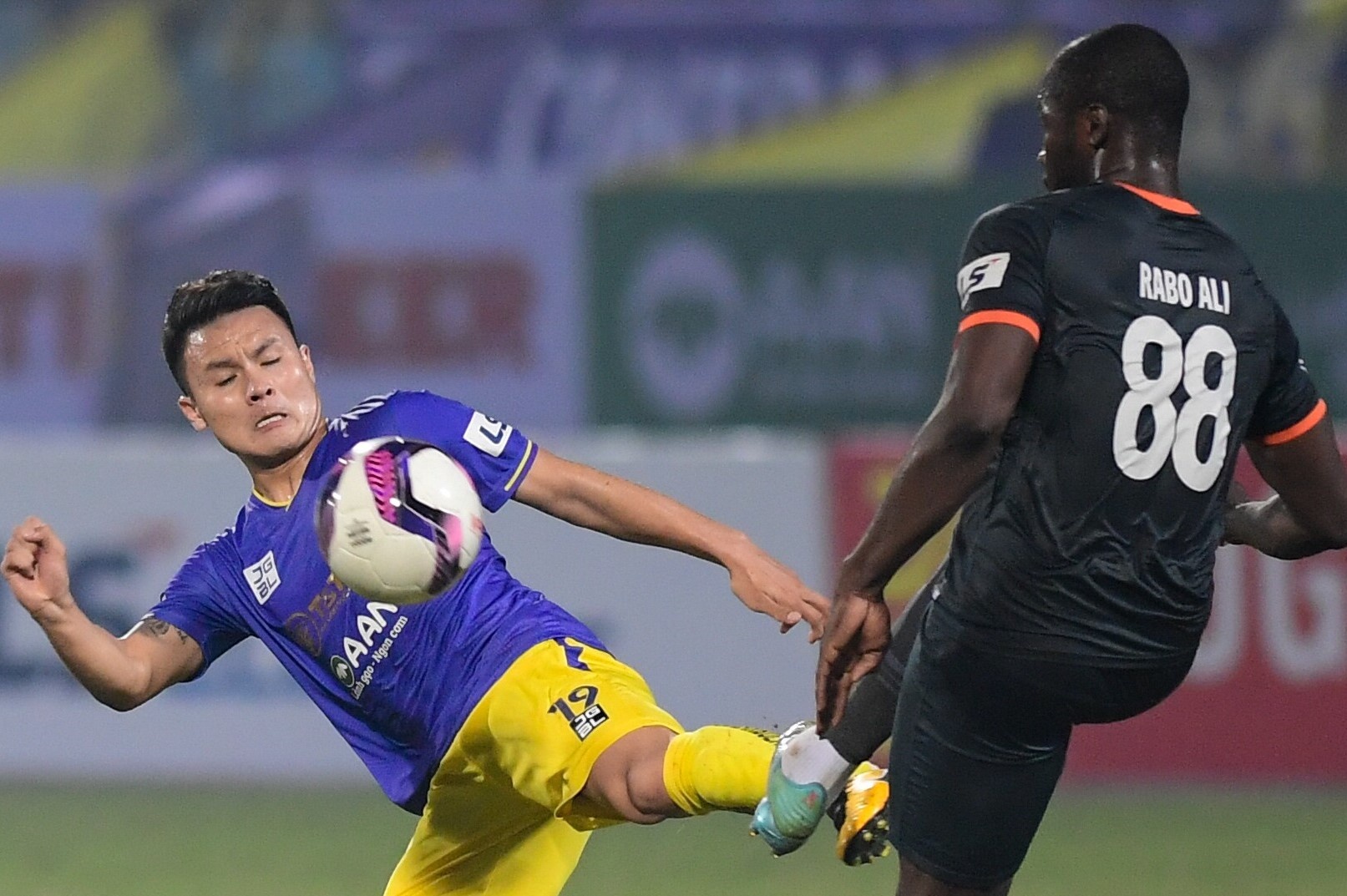 HLV Chu Dinh Nghiem: 'Hang thu CLB Ha Noi chua bao gio tot' hinh anh