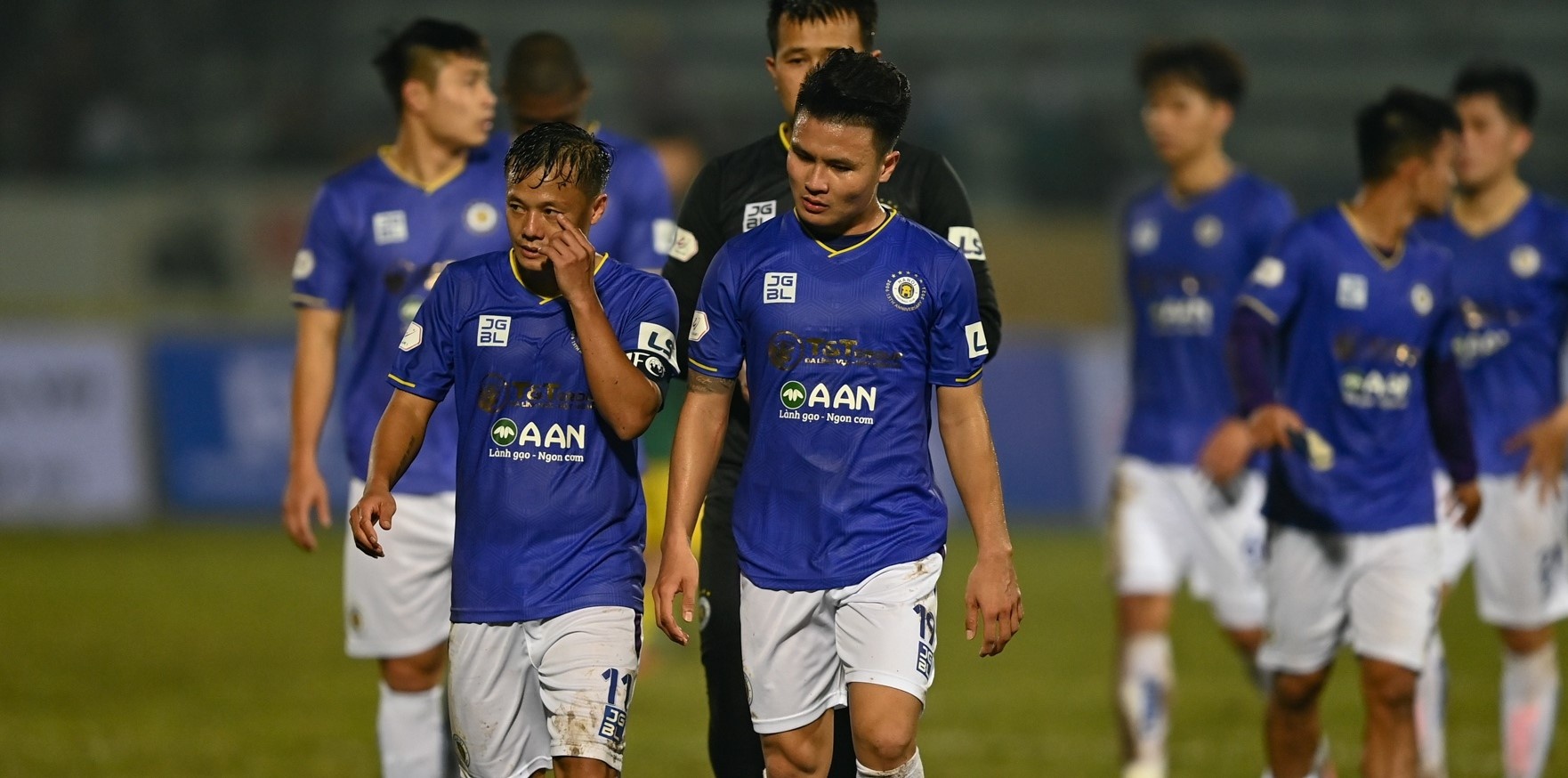 Nghich ly o CLB Ha Noi anh 1