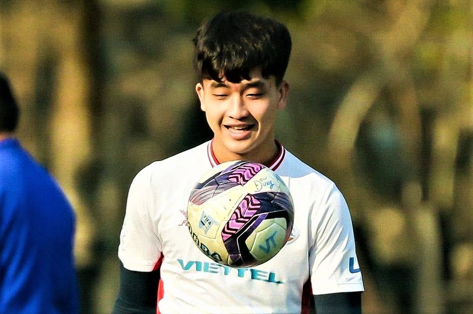 20 cau thu Viettel o lai CLB don Tet hinh anh