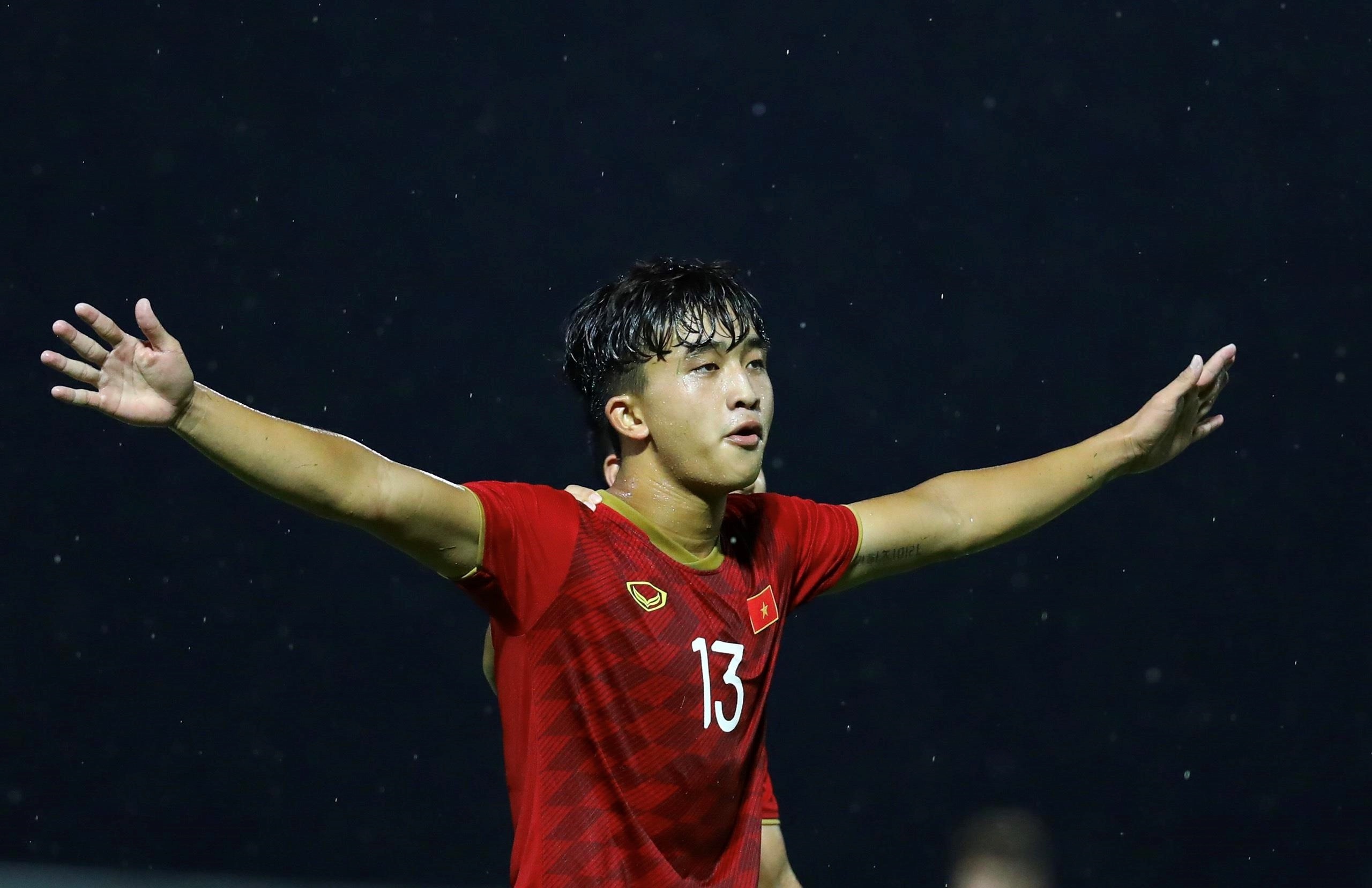 Danh Trung dung truoc co hoi lich su tai Viettel anh 1