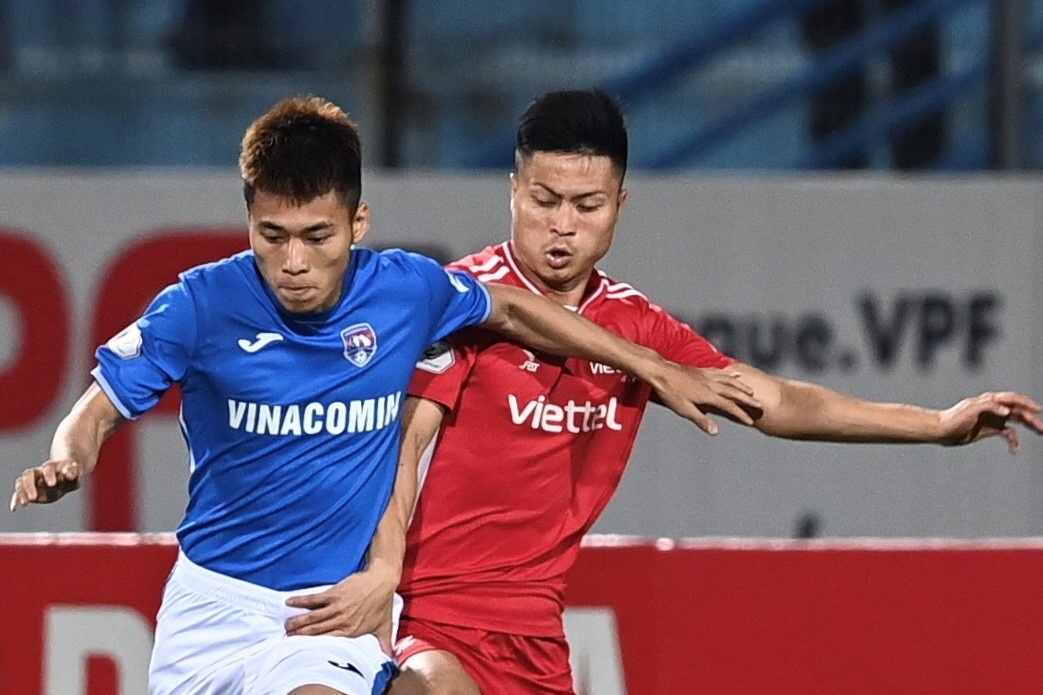 HLV Viet Hoang trach hang thu doi Viettel hinh anh